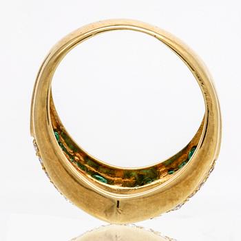 Ring 18k gold emeralds and brilliant-cut diamonds approx 0,30 ct in total.