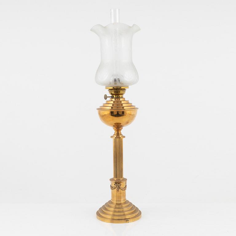 Bordsfotogenlampa, Skultuna, början 1900.