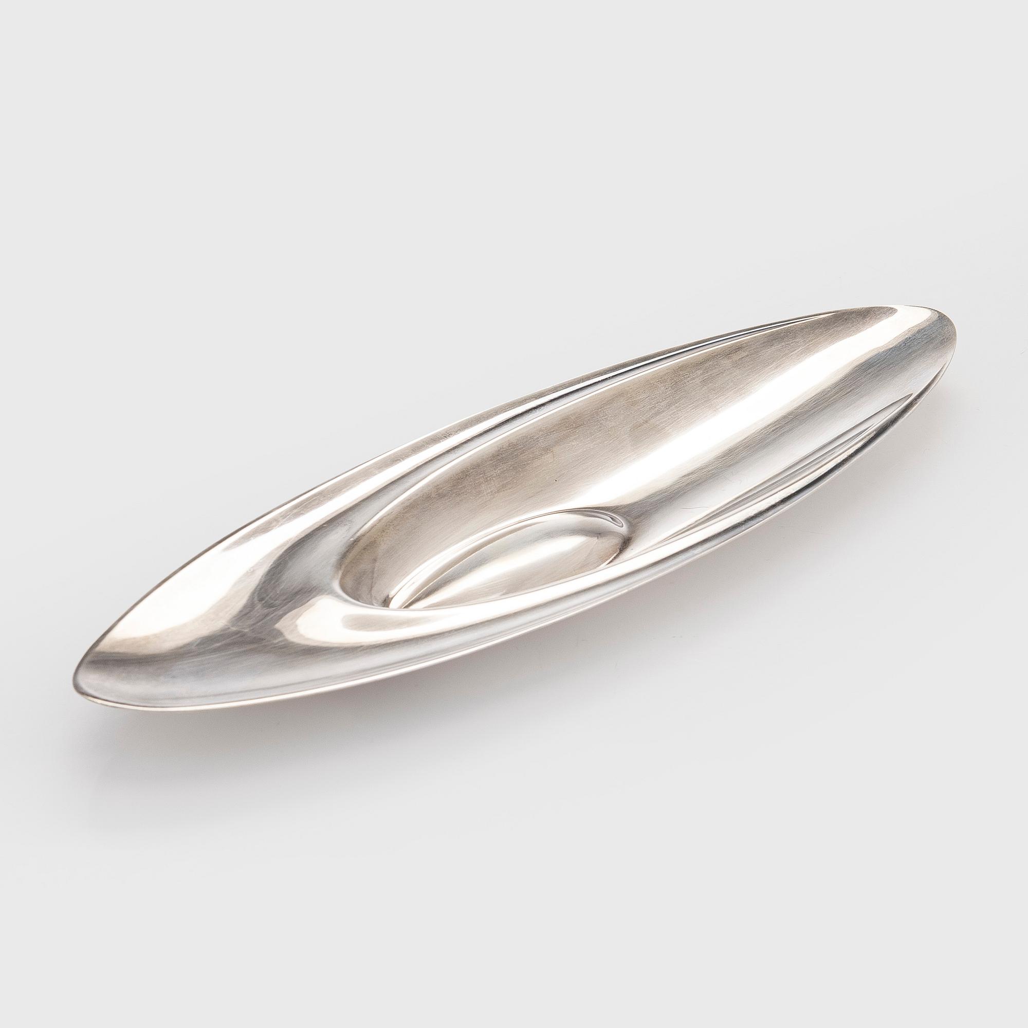 Tapio Wirkkala, A silver dish, TW114, marked TW, Hopeakeskus, Hämeenlinna 1963. Design year 1956.