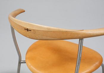 STOLAR, ett par, PP 701, Hans J Wegner, modell formgiven 1965.