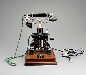 TELEFON, jubileumsmodell efter "Taxen", LM Ericsson. Sent 1900-tal.