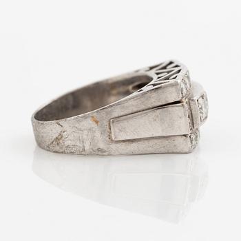 Ring 18K vitguld och tre rader med briljantslipade diamanter, 1950-tal.