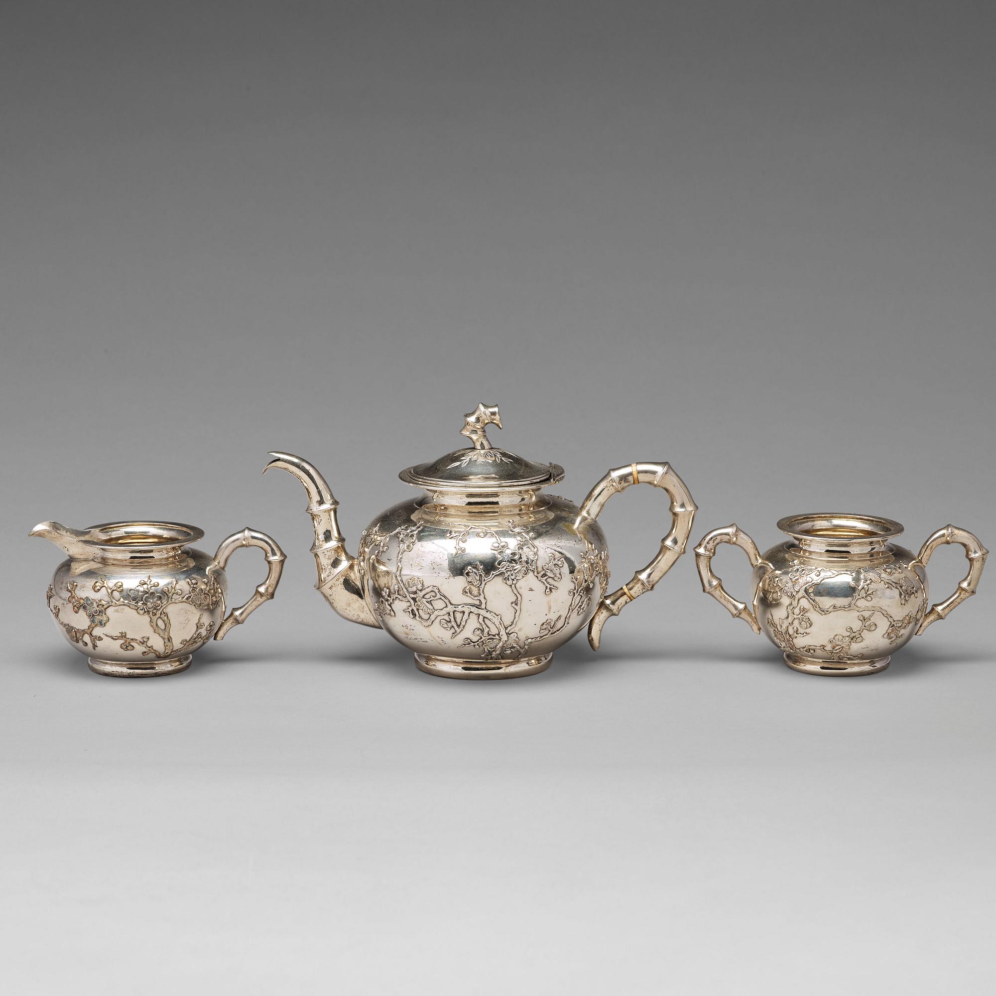 TESERVIS, tre delar, silver. Luen Wo, Shanghai, omkring 1880-1925.