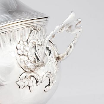 Daniel Lundgren, terrin med lock, silver (verksam Reval 1771-83). Rokoko.