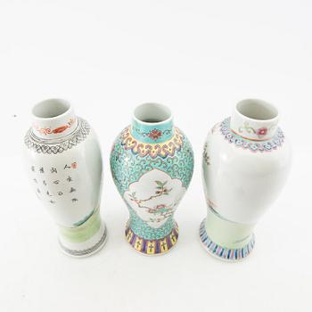 Lockurnor 3 st Kina 1900-tal porslin.