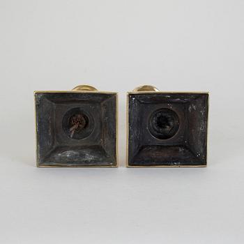 LJUSSTAKAR, ett par, mässing, England/Holland, 1800-tal.