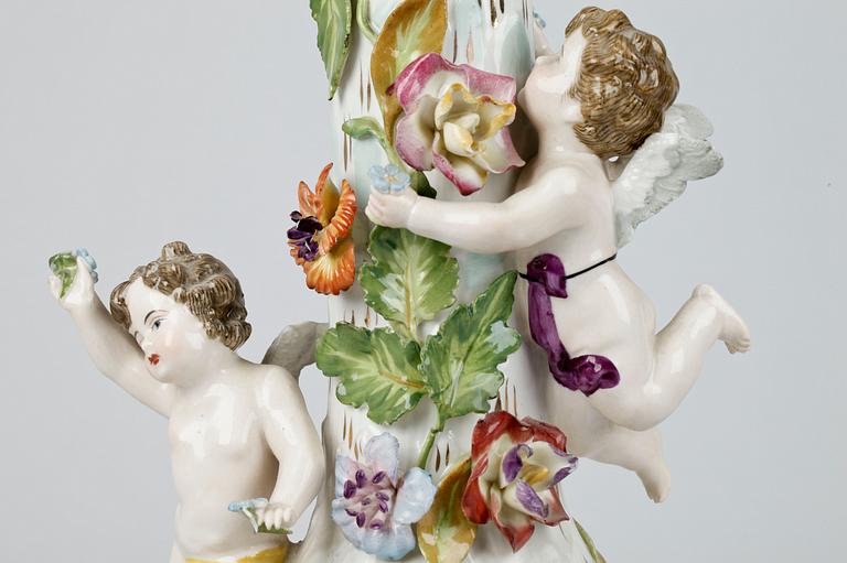 UPPSATSSKÅL, porslin, Dresden, 1900-talets första hälft.