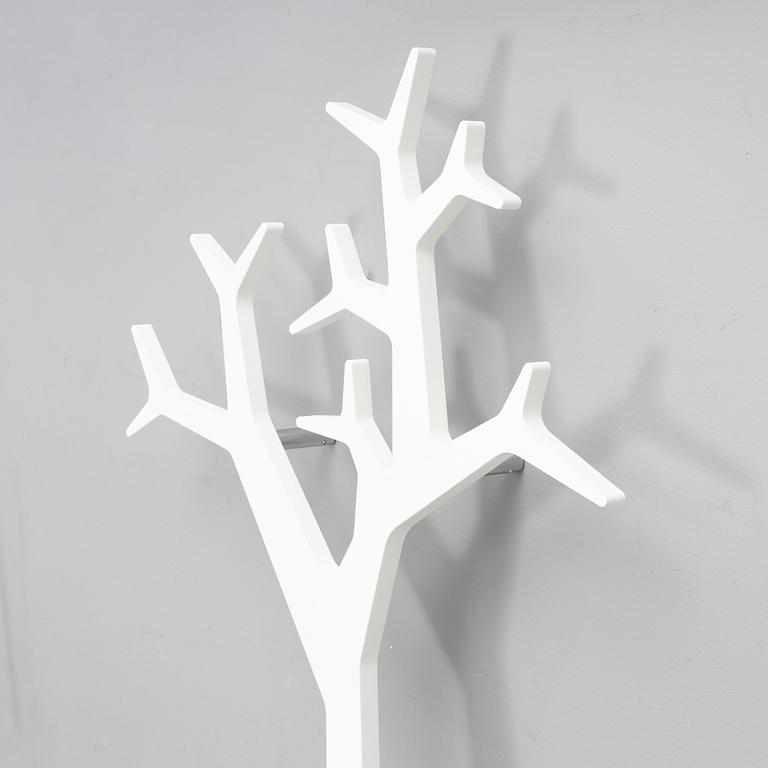 Michael Young & Katrin Petersdottir, klädhängare, "Tree", Swedese.