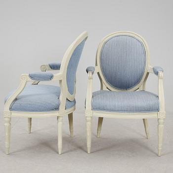 KARMSTOLAR, ett par, gustaviansk stil, 1900-tal.