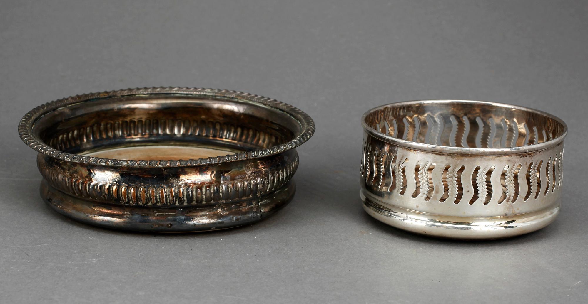 COASTERS, 4 st, vitmetall, 1900-talets första hälft.