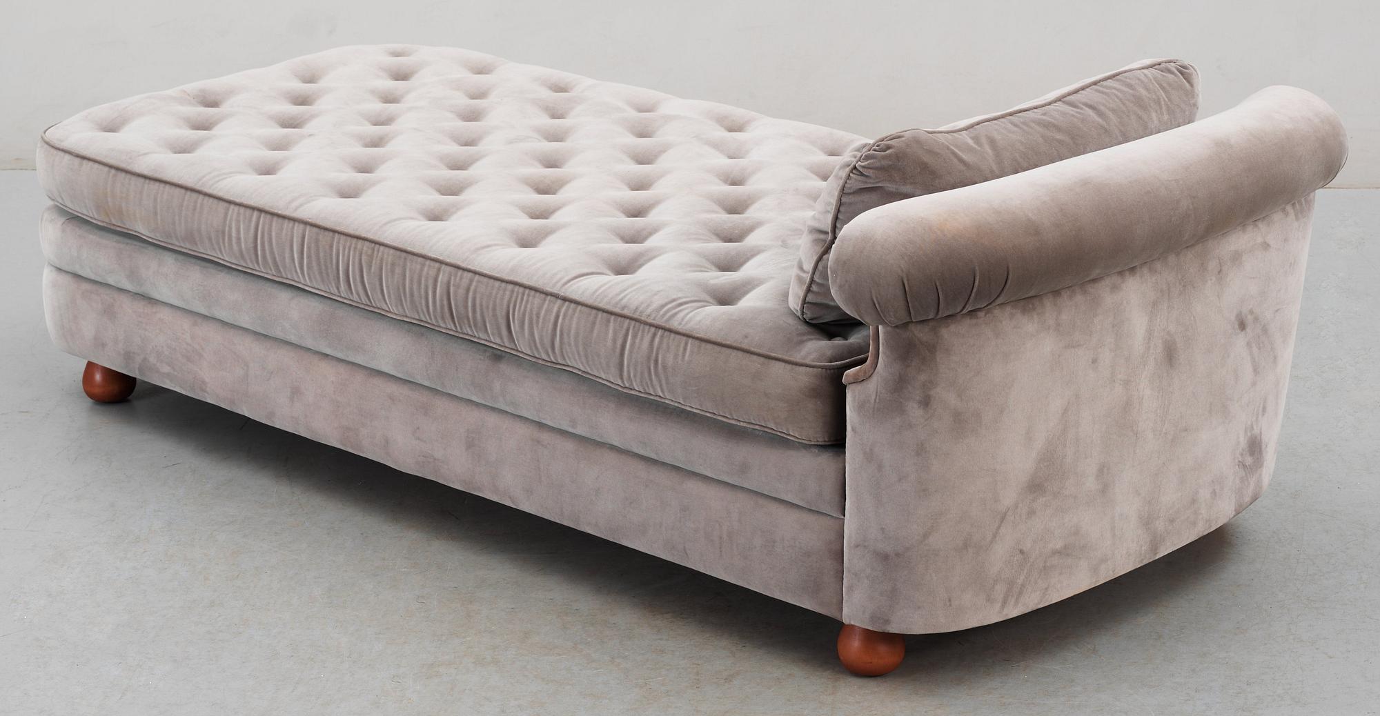 JOSEF FRANK, couch, Firma Svenskt Tenn, modell 775.