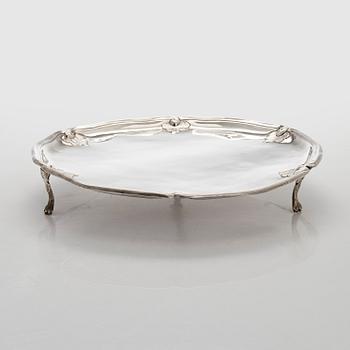 Serving dish, silver, 18th century, indistinct mark.