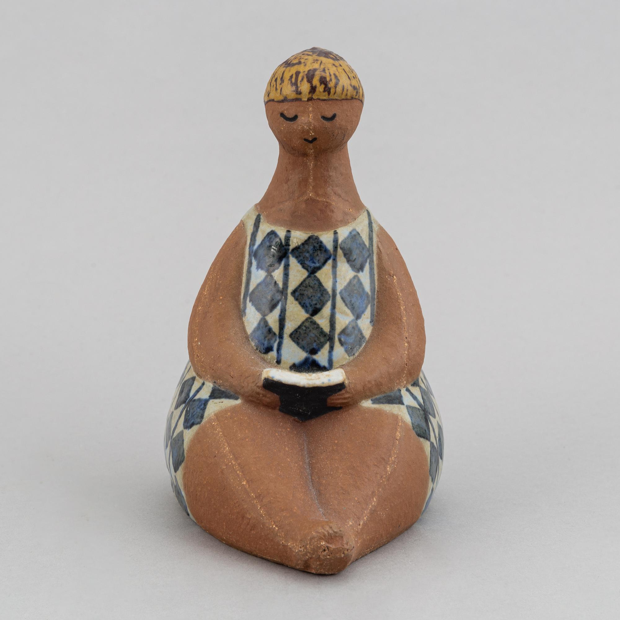 Lisa Larson, figurin, stengods, "Charlotta" ur serien ABC-flickorna, Gustavsberg, i produktion 1958-1973.