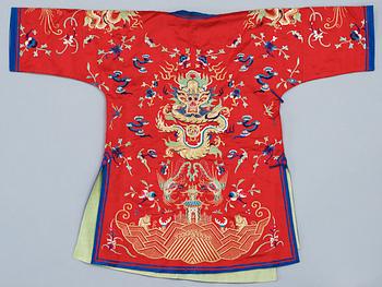 CHILDREN'S COSTUME, silk. China the 1930's.