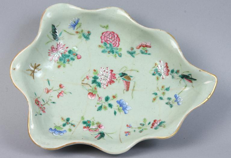 UPPLÄGGNINGSFAT, 2 st, porslin, Kina, 1800/1900- tal.