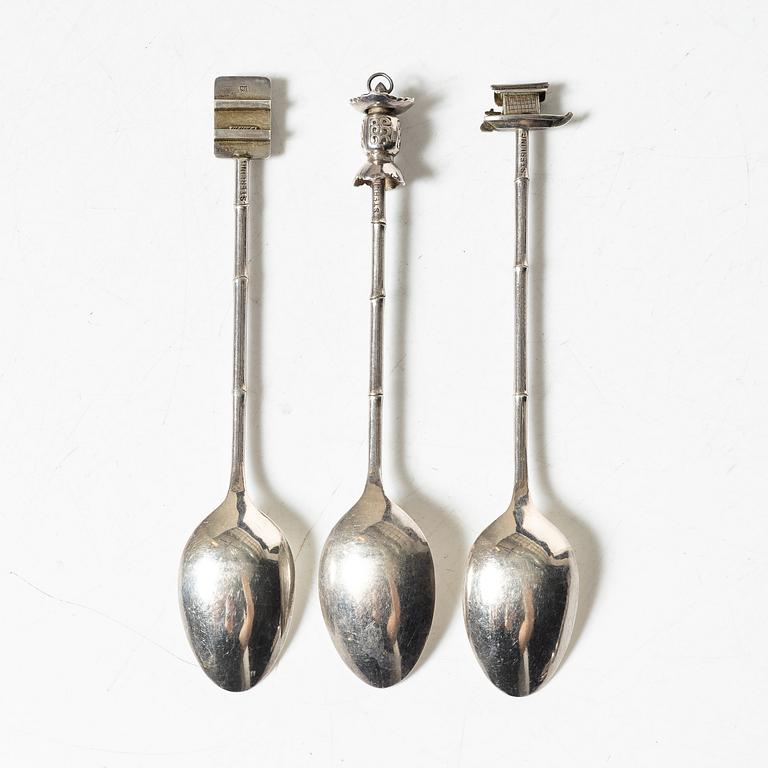 Skedar, sex stycken, and a cloisonne cane top, Japan, early 20th century.