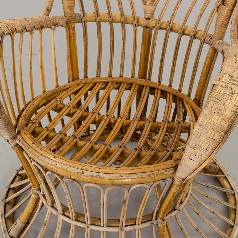 A GIO PONTI ARMCHAIR.
