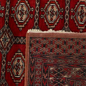 MATTA, troligen Pakistan, ca 178 x 123 cm.