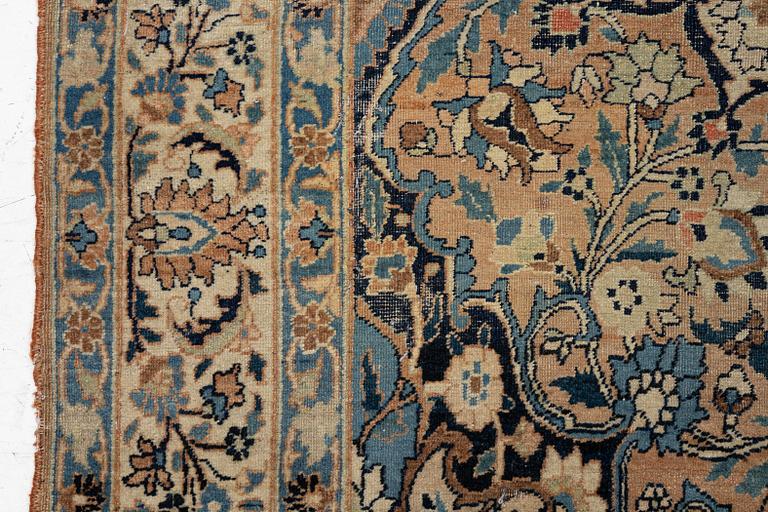 Rug, antique Tabriz, approx. 113 x 190 cm.