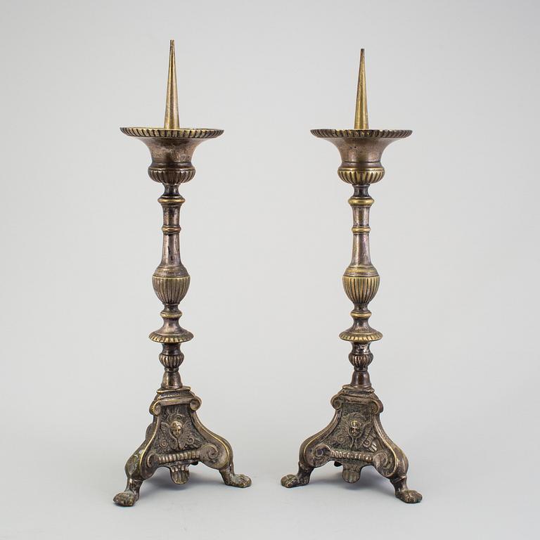 ALTARSTAKAR, ett par, 1800-tal.