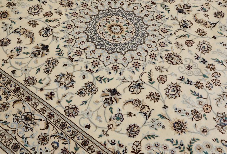Carpet, Nain part silk, 305 x 204 cm.