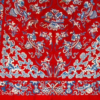 A large textile in cotton and silk. Qing dynasty, late 19th century.