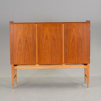 SIDEBOARD / SKÅP, 1900-talets mitt.