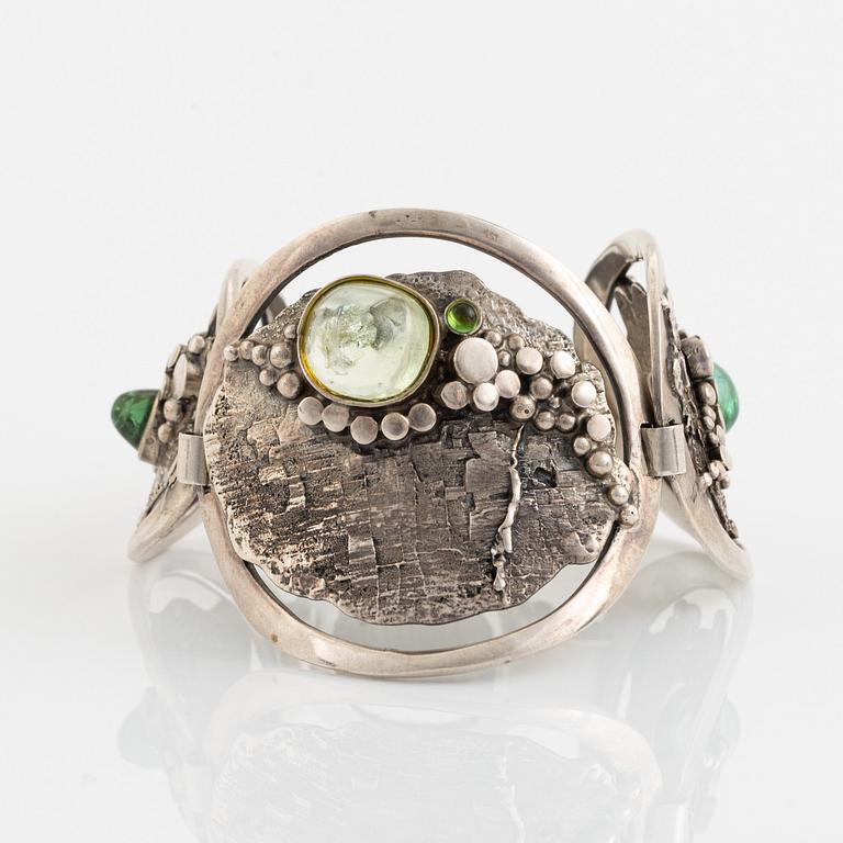 Valdres Solvsmie, silver and cabochon cut tourmaline bangle, Norway.