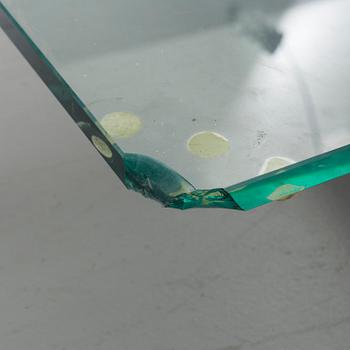 A PETER GHYCZY SIDE TABLE.