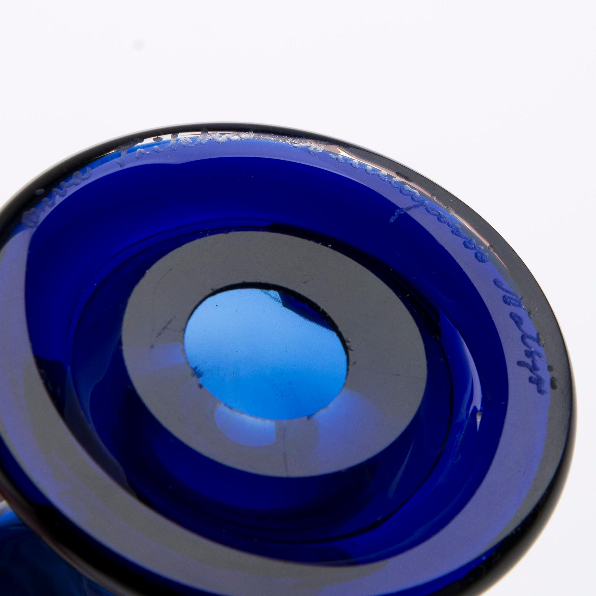 FIGURIN, glas, "Flugsnappare", signerad Oiva Toikka Nuutajärvi Notsjö.