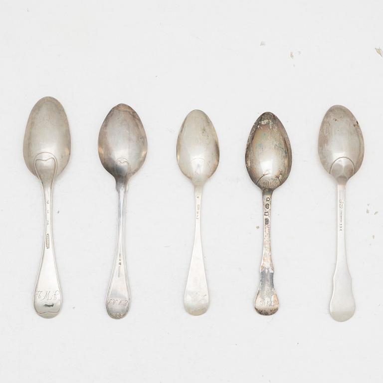 Matskedar, 5 st, silver, bl a Andreas Öhrman, Stockholm 1774, AG Herkepeus, Norrtälje 1866.