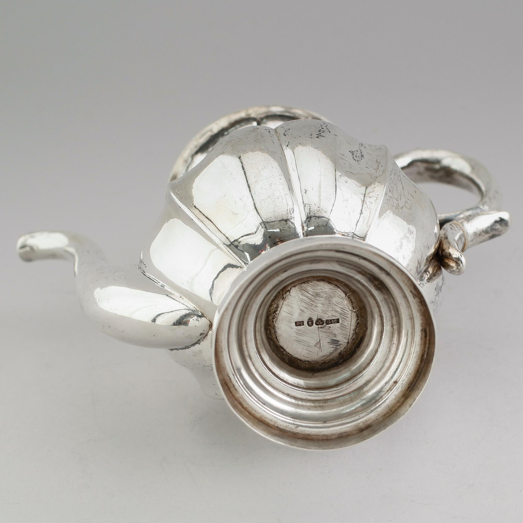 CHOKLADKANNA, silver, Gustaf Möllenborg, Stockholm 1845. Vikt ca 318 gram.
