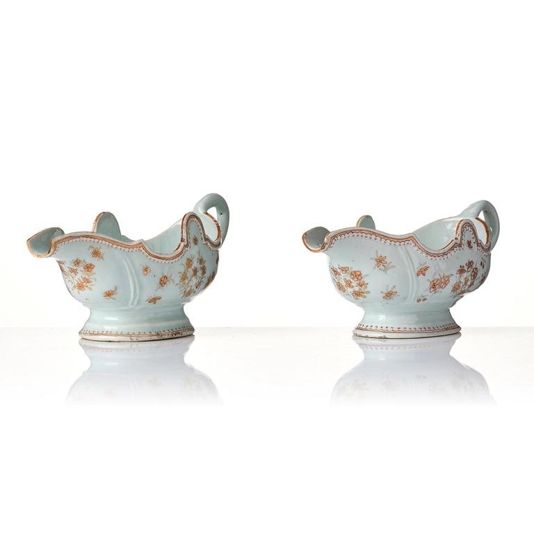 A set of two iron red and gold sauce boats, Qing dynasty, Qianlong (1736-95).