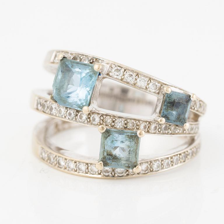 Ring, 18K vitguld med briljantslipade diamanter och akvamariner, Ritz London.