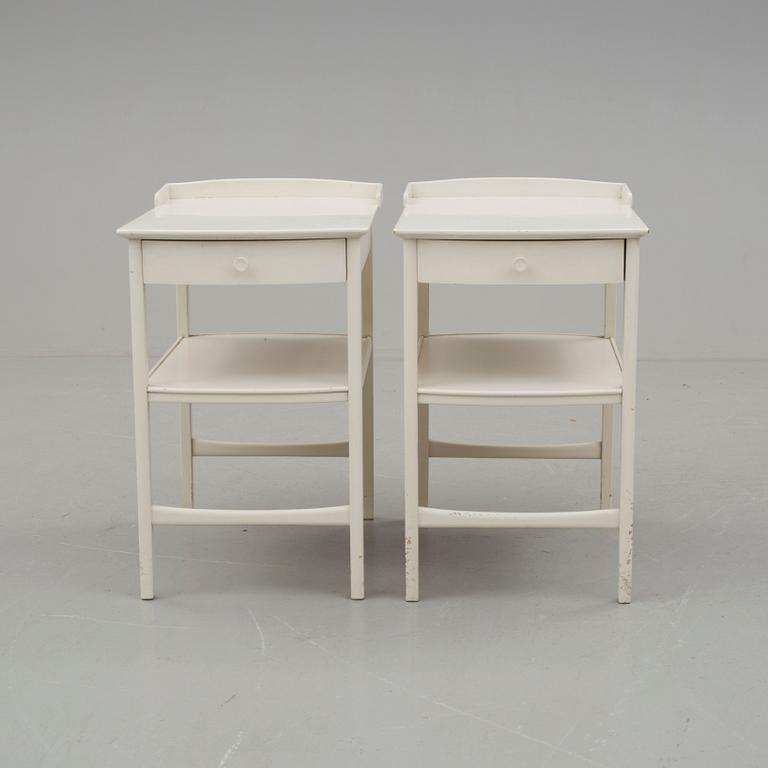 NATTDUKSBORD, ett par, "Birgitta", Carl Malmsten, Bodafors Möbelfabrik, 1960.