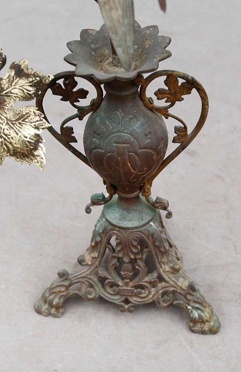 KANDELABRAR, 1 par, gjutjärn och mässing, sannolikt Frankrike, Louis XIV-stil, 1800-tal.