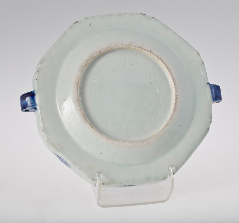 VÄRMEFAT, porslin, Kina. 1800-tal.