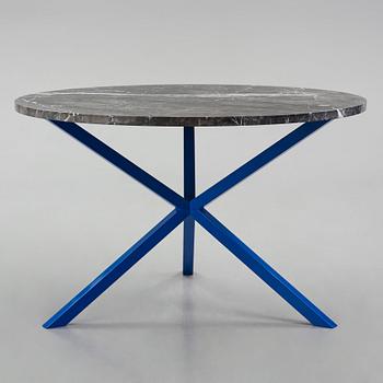 Per Söderberg, matbord, "NEB Round Dining Table", limiterad utgåva för Artilleriet, No Early Birds, Stockholm, 2022.