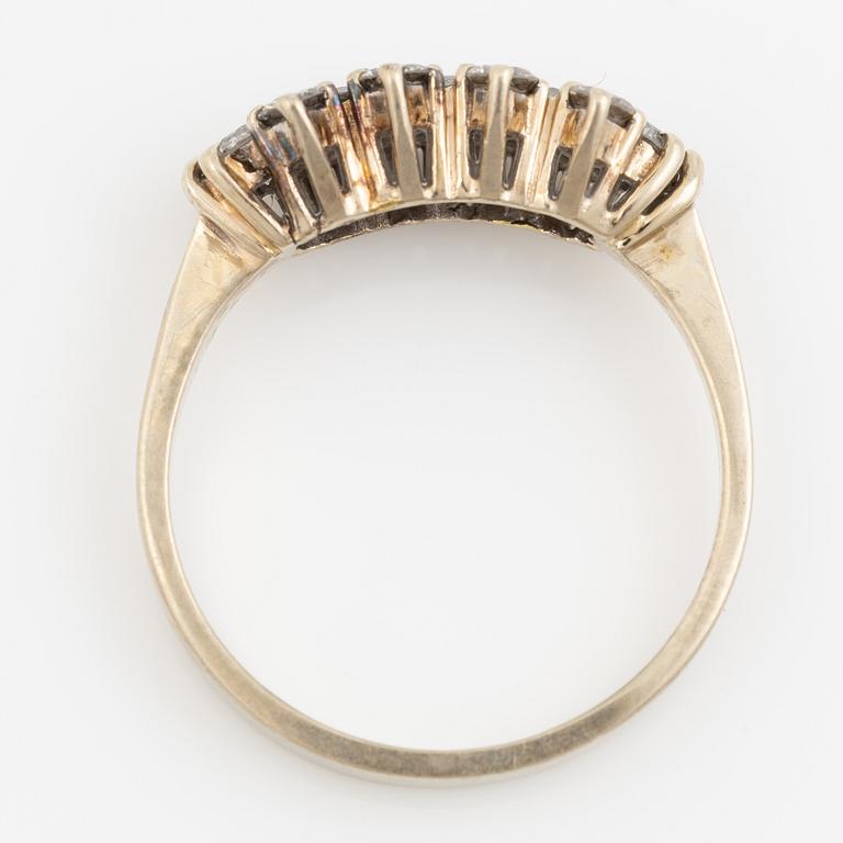 Ring 18K white gold set with brilliant-cut diamonds.