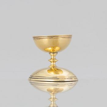 A silver gilt egg-cup. Probably 18th century. Unmarked.