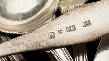 SKEDAR, 7 st. Silver, 1800-talets första hälft. Bland annat Johan Petter Hedman, Norrköping. Vikt ca 316 g.