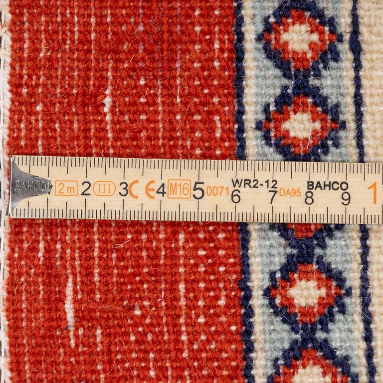 Matta, persisk 250 x 202 cm.