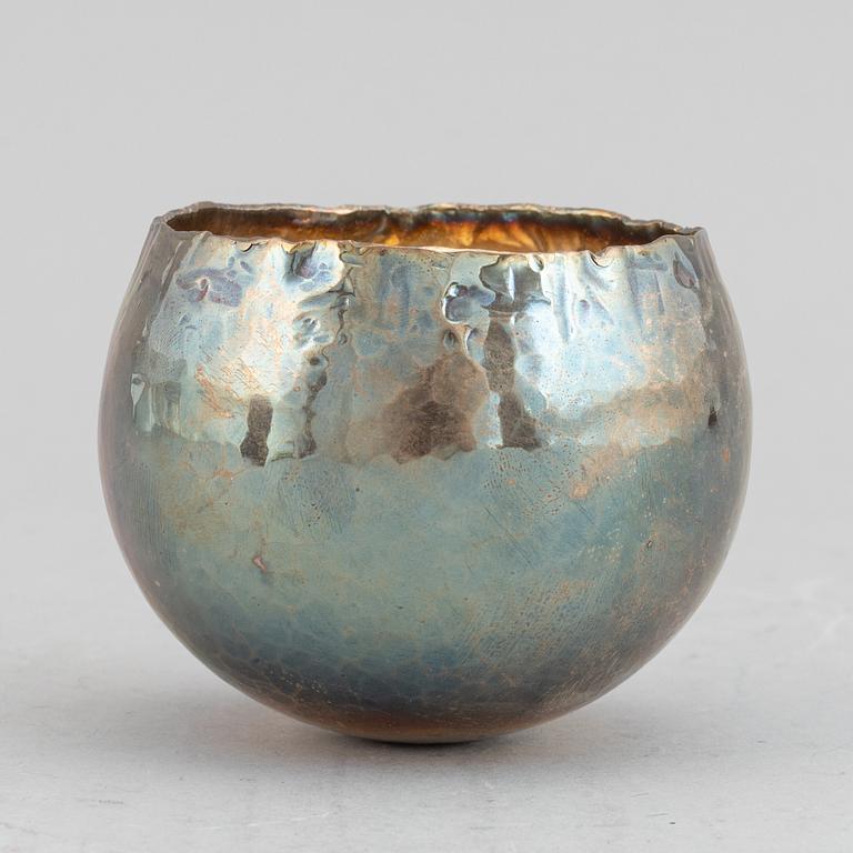 A sterling silver tumbler by Ray Urban, Stockholm, 1975.