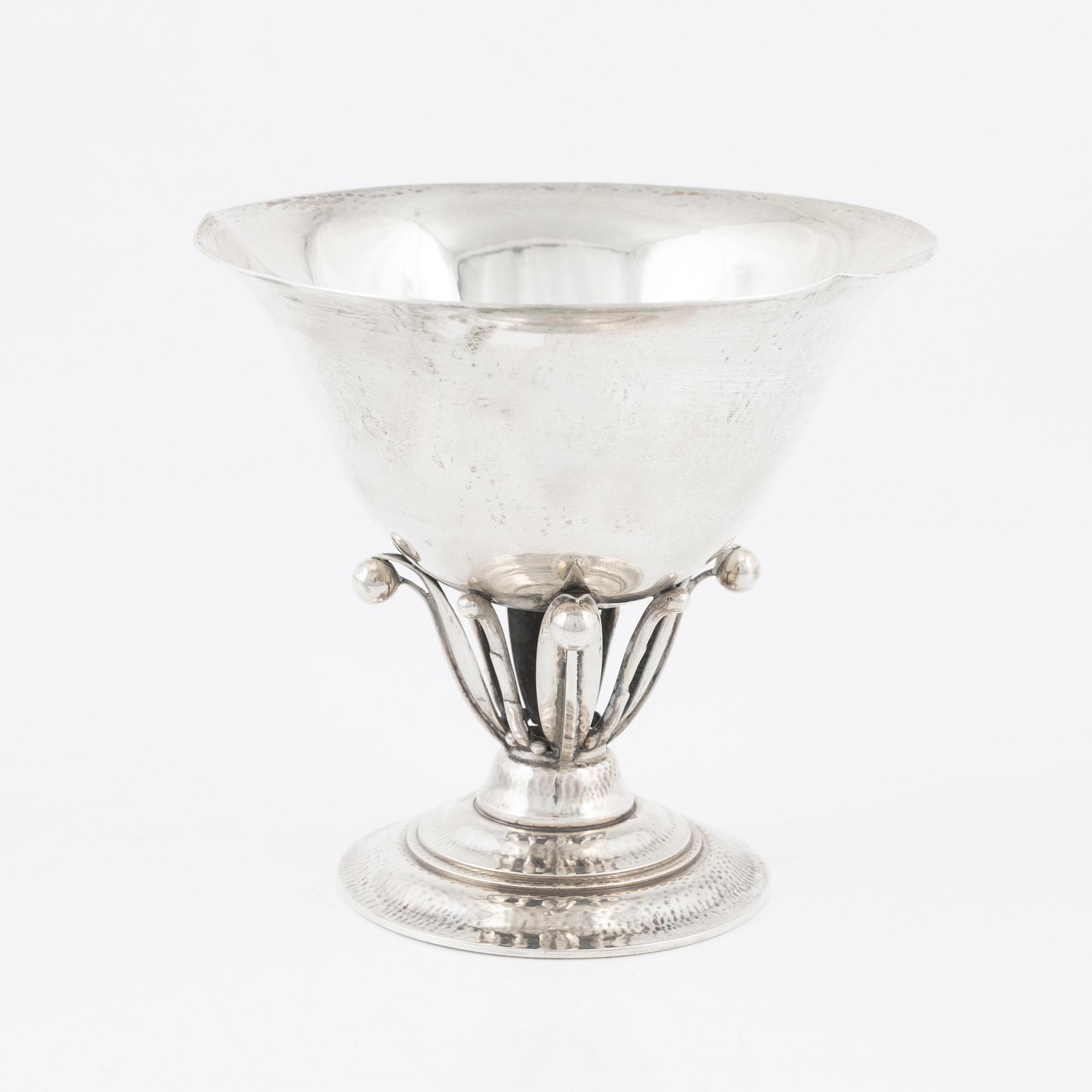Johan Rohde, skål, sterling silver, modell 17B, Firma Georg Jensen, Köpenhamn 1925-32.
