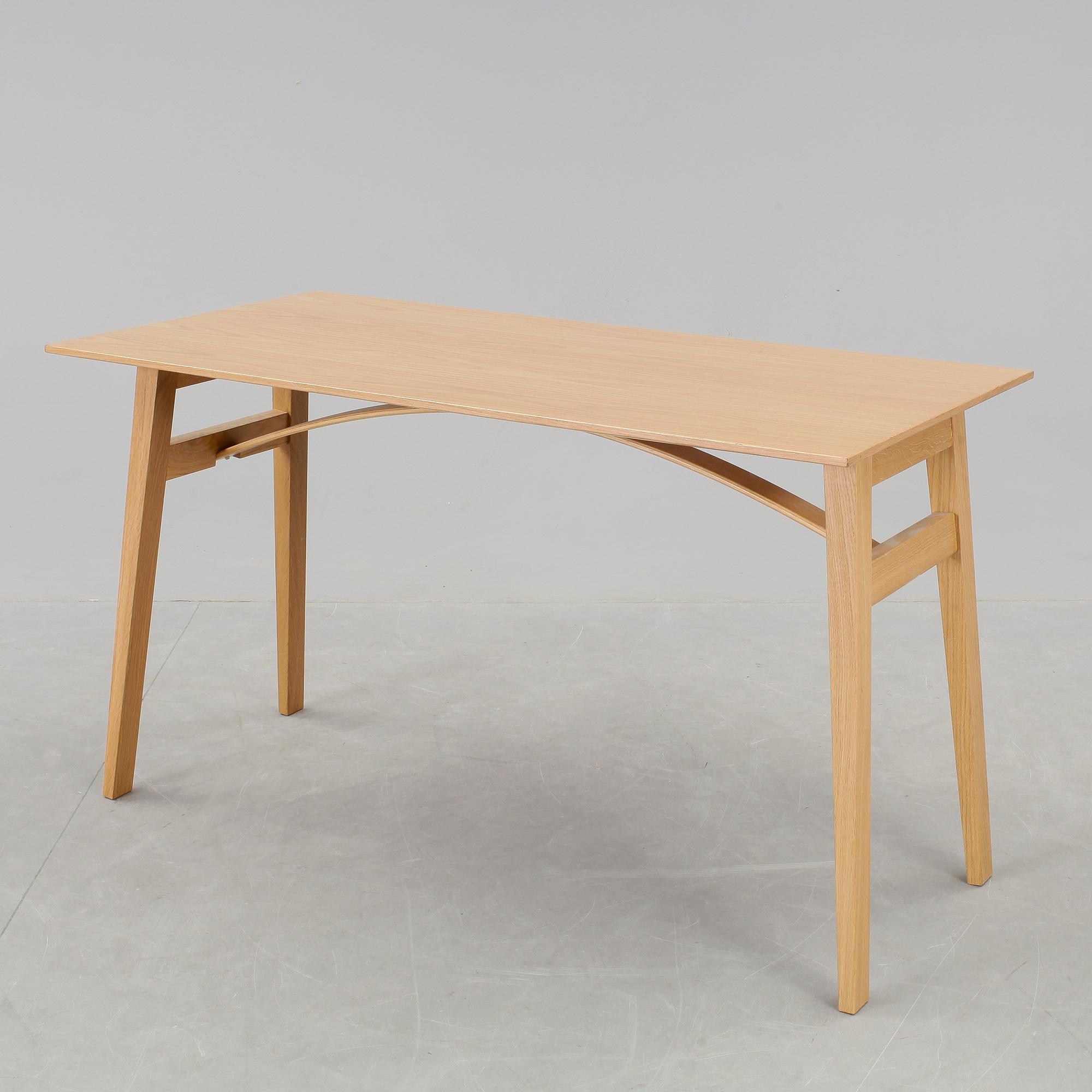 BORD, "Brygga", Åsa Johansson för Karl Andersson & Söner, formgivet 2004.