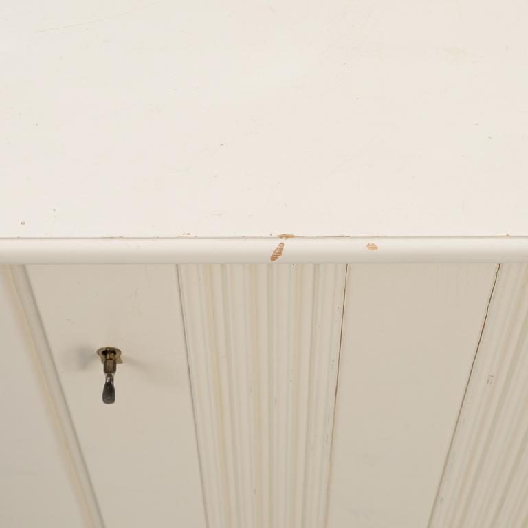 Göran Malmvall, skåp, ett par, "821", Svensk Fur Karl Andersson, Huskvarna.