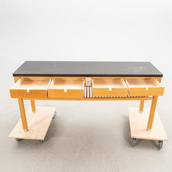 Kerstin Olby, Sideboard, "Limousine" modern tillverkning.