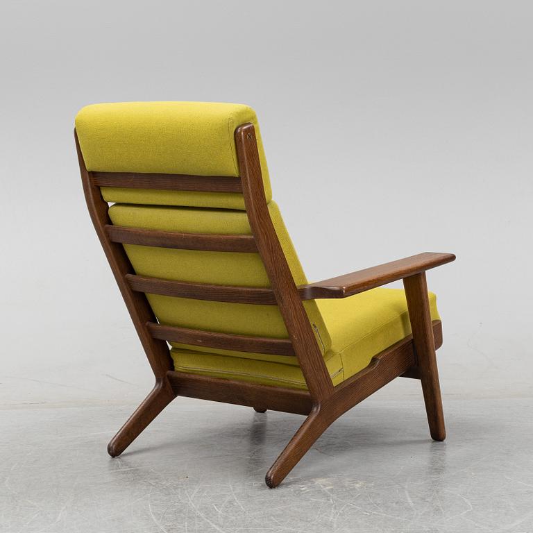 A GE-290A lounge chair by Hans J Wegner, for Getama, designed 1953.