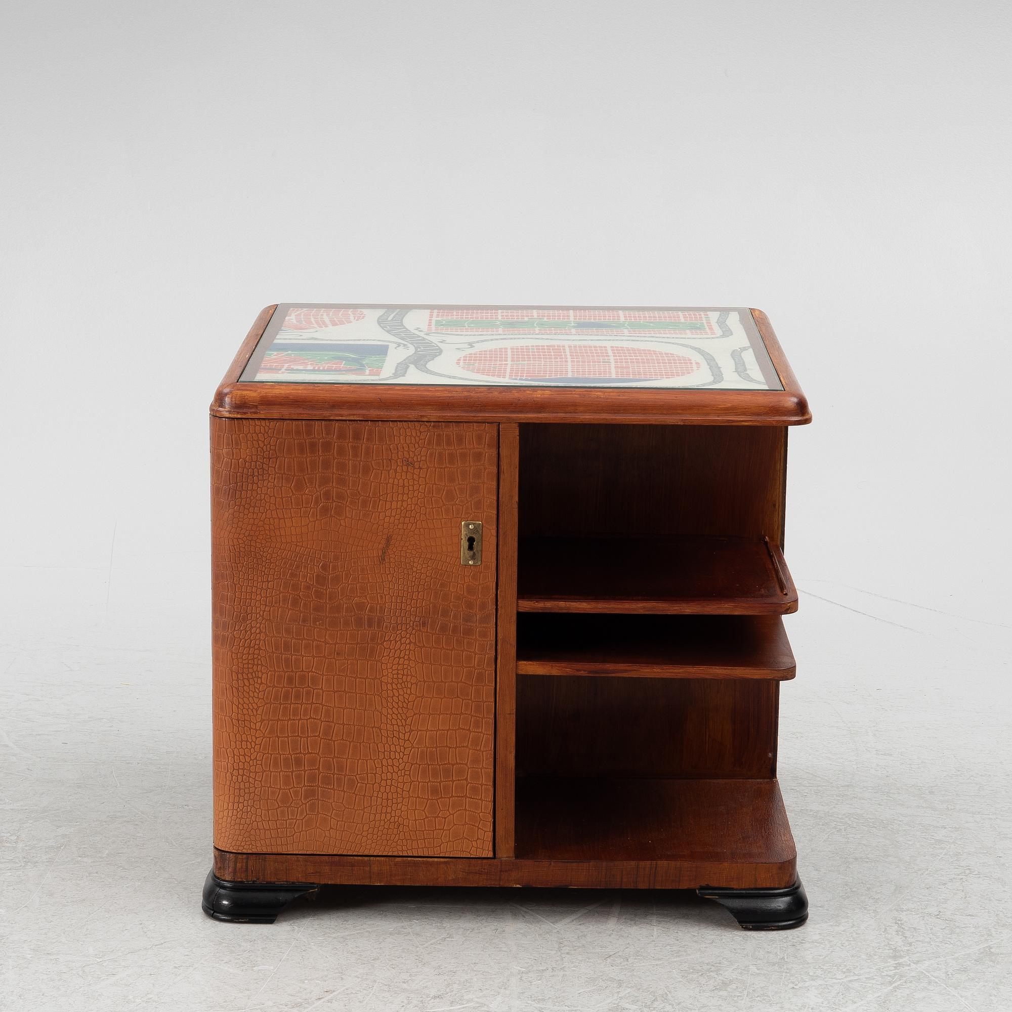 Side table, first half of the 20th century.