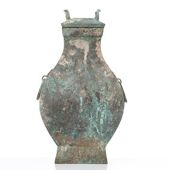 A Han style copper alloy vase with cover, 20th Century.